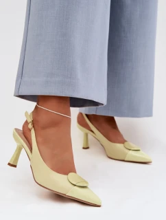 Sandále na podpätku model 225218 Vykročte štýlovo