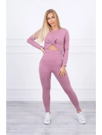 Sada so záhybom na blúzke tmavo ružová