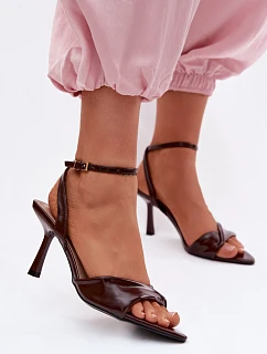 Sandále na podpätku model 226515 Vykročte štýlovo