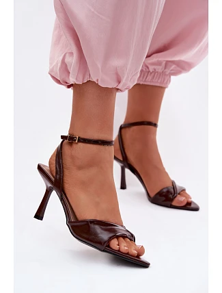 Sandále na podpätku model 226515 Vykročte štýlovo Sandále na podpätku model 226515 Vykročte štýlovo