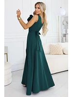 669-1 Romantické maxi šaty s kvetom na ramene a rozparkom - fľaškovo zelené