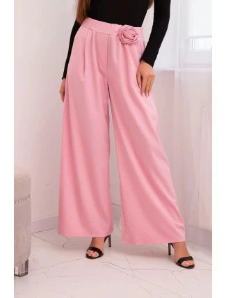 Dámske elegantné nohavice so širokými nohavicami a ozdobným kvetom candy pink
