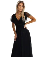 562-3 NASTIA Dlhé šaty s výstrihom a krátkymi rukávmi - BLACK