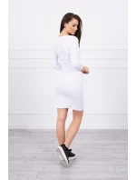 Priliehavé šaty s výstrihom bielej Priliehavé šaty s výstrihom bielej