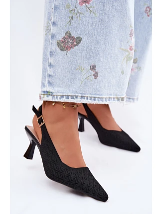 Materiálové sandály na podpatku černé Delessa