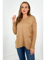 Sveter s prednými vreckami Ťava