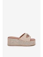 Klapki Damskie Na Koturnie Z Plecionką I Ozdobą Beżowe Isolene