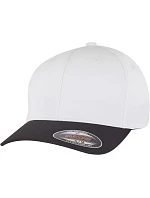 Flexfit 9295 6-panelová čiapka s kšiltom „Water Repellent“ 55.9295 čierna/biela