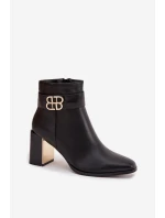 Dámské kotníkové boty na podpatku s páskem a zlatým detailem Černé Galinne