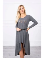 Šaty s ozdobným pásikom a nápisom graphite