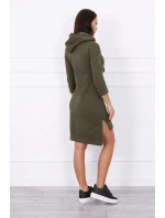 Šaty s dlhším chrbtom a farebnou khaki potlačou