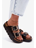 Lakované dámské pantofle na platformě se zlatými klipsy Lee Cooper LCW-26-35-4459L Černé