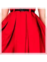 Dámske spoločenské šaty FOLD so skladmi a opaskom stredne dlhé červené - Červená - Numoco