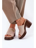 Žabky na podpätku model 213038 Krok vo veľkom štýle