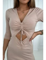 Rebrované šaty s viazaným výstrihom béžovej