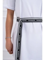 Šaty s ozdobným pásikom biele