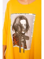 Šaty s potlačou a rozšíreným spodným dielom v horčicovej farbe