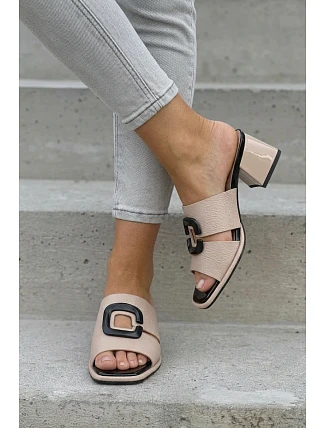 Dámské pantofle s výřezem a přezkou na podpatku Vinceza 62284 Béžové