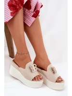 Klapki Na Platformie I Koturnie Z Ozdobą Beżowe Tanonea
