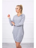 Šedé šaty s kapucňou