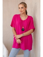 Blúzka nadrozmernej veľkosti s fuchsiovým príveskom Blúzka nadrozmernej veľkosti s fuchsiovým príveskom