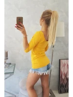 Horčicová blúzka s okrúhlym výstrihom