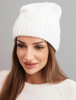 Dámska zimná akrylová čiapka s ozdobným vzorom K462 biela