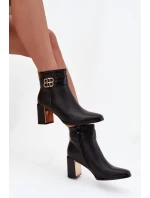 Dámské kotníkové boty na podpatku s páskem a zlatým detailem Černé Galinne