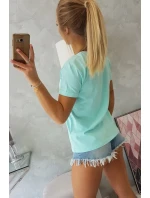 Blúzka s dámskou grafikou v mätovom odtieni Blúzka s dámskou grafikou v mätovom odtieni