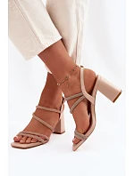 Sandále na podpätku model 226326 Vykročte štýlovo