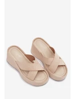 Dámské pantofle na platformě z eko semiše béžové Calorine