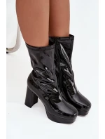 Lakierowane Botki Damskie Na Platformie I Słupkowym Obcasie Czarne Calvessa
