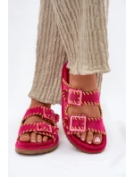 Klapki Damskie Z Klamrami I Ozdobnym Obszyciem Fuksja Visley