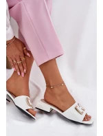 Eleganckie Klapki Damskie Na Klocku Ze Złotym Detalem Vinceza 62229 Białe