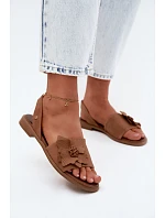 Kožené semišové sandály na nízkém podpatku s ozdobným květem Zazoo 407471 hnědé