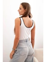 Dámske pruhované body s čipkovaným lemom biele