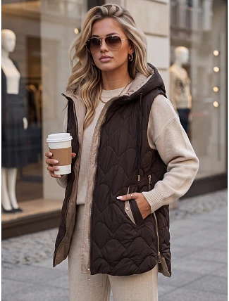 Dlhá prešívaná dámska vesta s kapucňou, hnedá, FashionStreet TY5921 Dlhá prešívaná dámska vesta s kapucňou, hnedá, FashionStreet TY5921