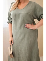 Dámske plus size šaty z bavlneného mušelínu s výstrihom do V v khaki farbe