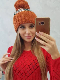 Dámska čiapka Ellen s brmbolcom K325 červená