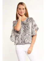 Dámska blúzka s volánovými rukávmi BLU2020-M19 sivá so vzorom - Monnari Dámska blúzka s volánovými rukávmi BLU2020-M19 sivá so vzorom - Monnari