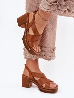 Sandále na podpätku model 214390 Vykročte štýlovo