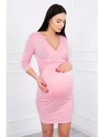 Priliehavé šaty s prestrihom pod prsiami v púdrovo ružovej farbe Priliehavé šaty s prestrihom pod prsiami v púdrovo ružovej farbe