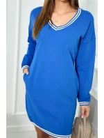 Šaty s vreckami a véčkovým výstrihom v chrpovo modrej farbe Šaty s vreckami a véčkovým výstrihom v chrpovo modrej farbe