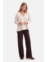 B304 Pletený sveter s výstrihom do V - pieskový