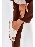 Klapki Damskie Na Platformie Z Ćwiekami Big Star RR274216 Białe