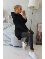 Zateplená mikina s dlhým chrbtom a kapucňou čierna