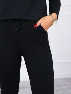 Súprava s gombíkovým výstrihom čiernej farby