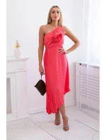 Plisované šaty s neónovým ružovým kvetom