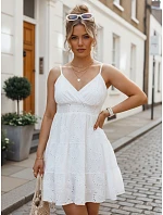 Biele bavlnené šaty s výšivkou na ramienkach FashionStreet EY2671 Biele bavlnené šaty s výšivkou na ramienkach FashionStreet EY2671