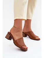 Kožené dámské nazouváky na podpatku Maciejka E7395-29 Camel